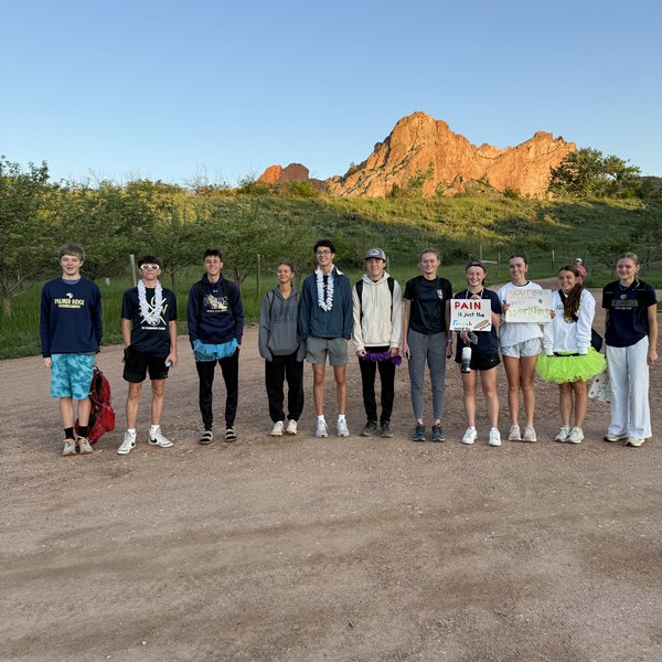 Palmer Ridge athletes volunteering at Garden of the Gods
